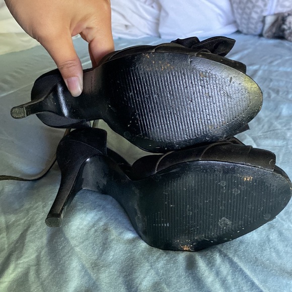 Black heels - Picture 5 of 7